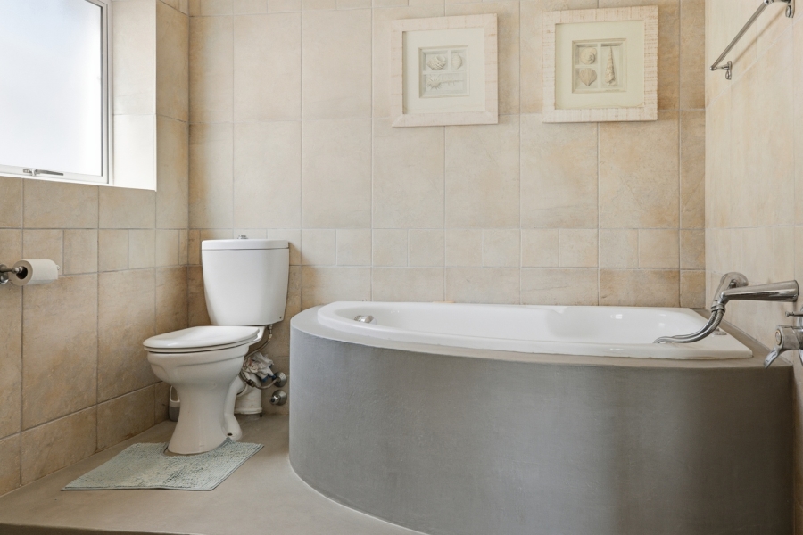 4 Bedroom Property for Sale in Shelley Point Western Cape